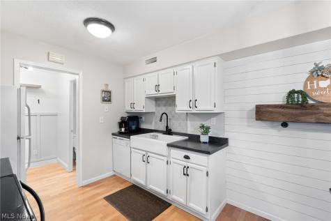 17506 Independence Court Brook Park OH 44142