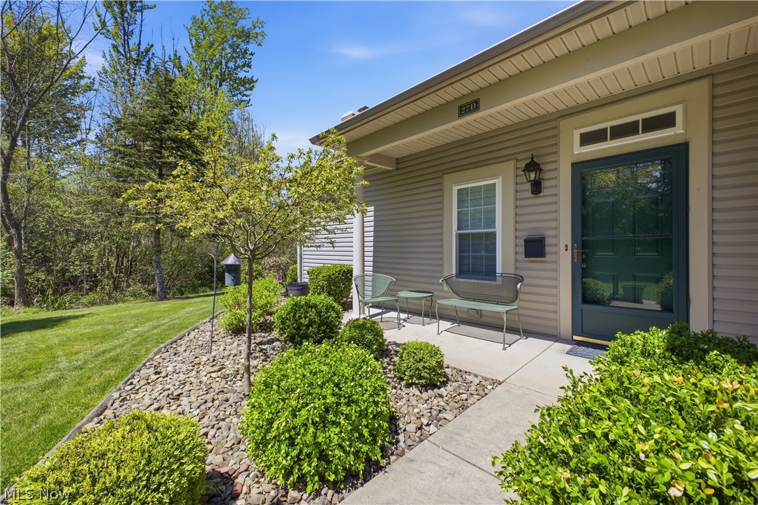 27 D Hunters Woods Drive Canfield OH 44406
