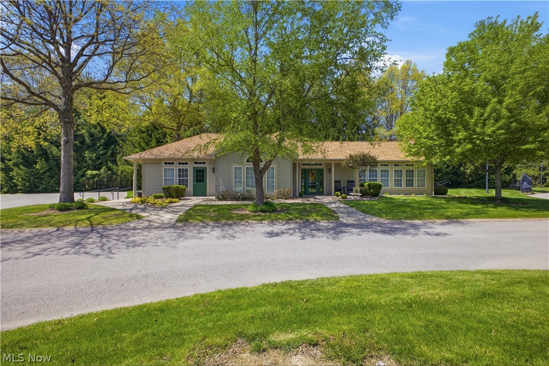 27 D Hunters Woods Drive Canfield OH 44406