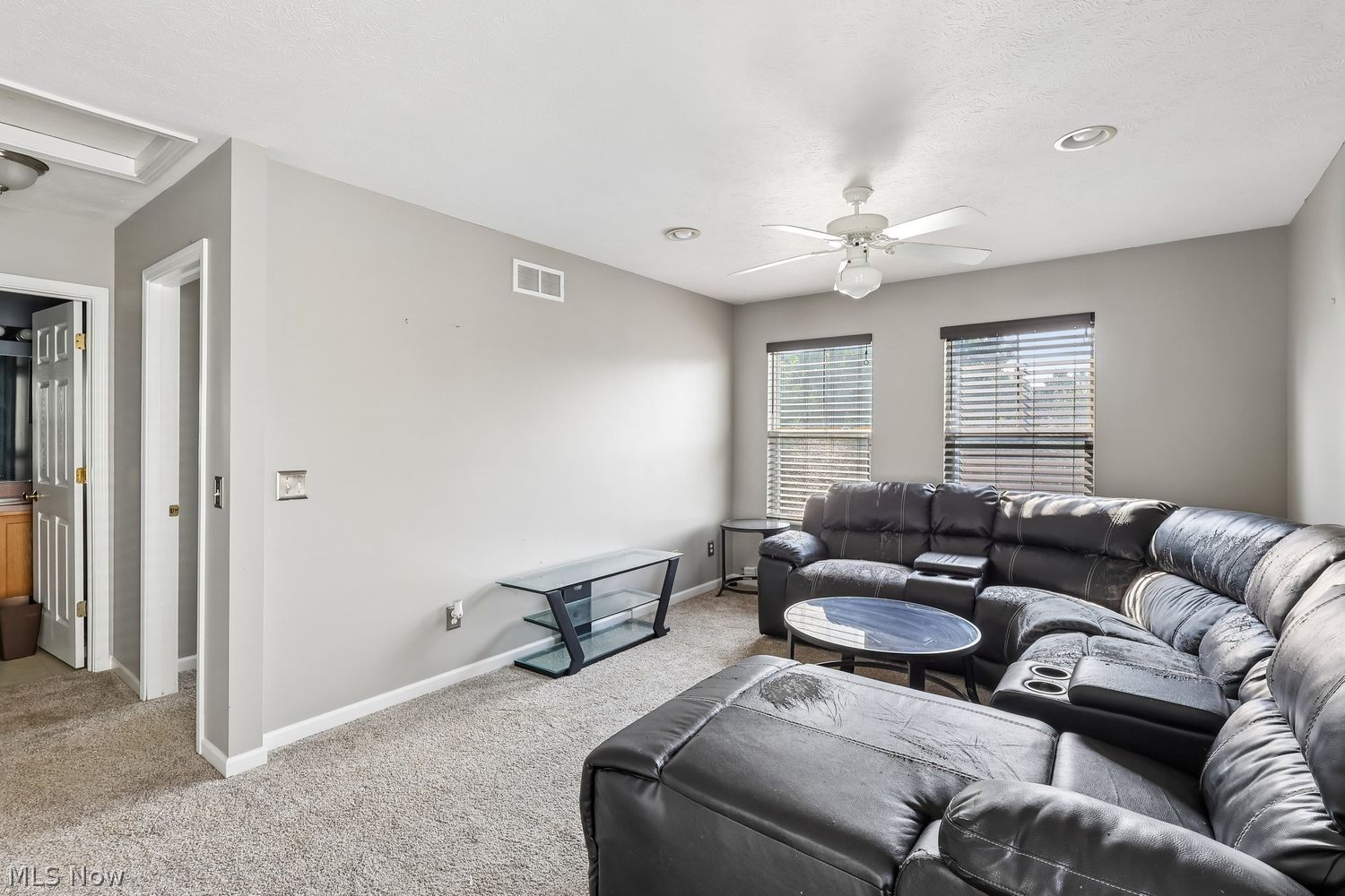17633 Wildwood Lane Cleveland OH 44119