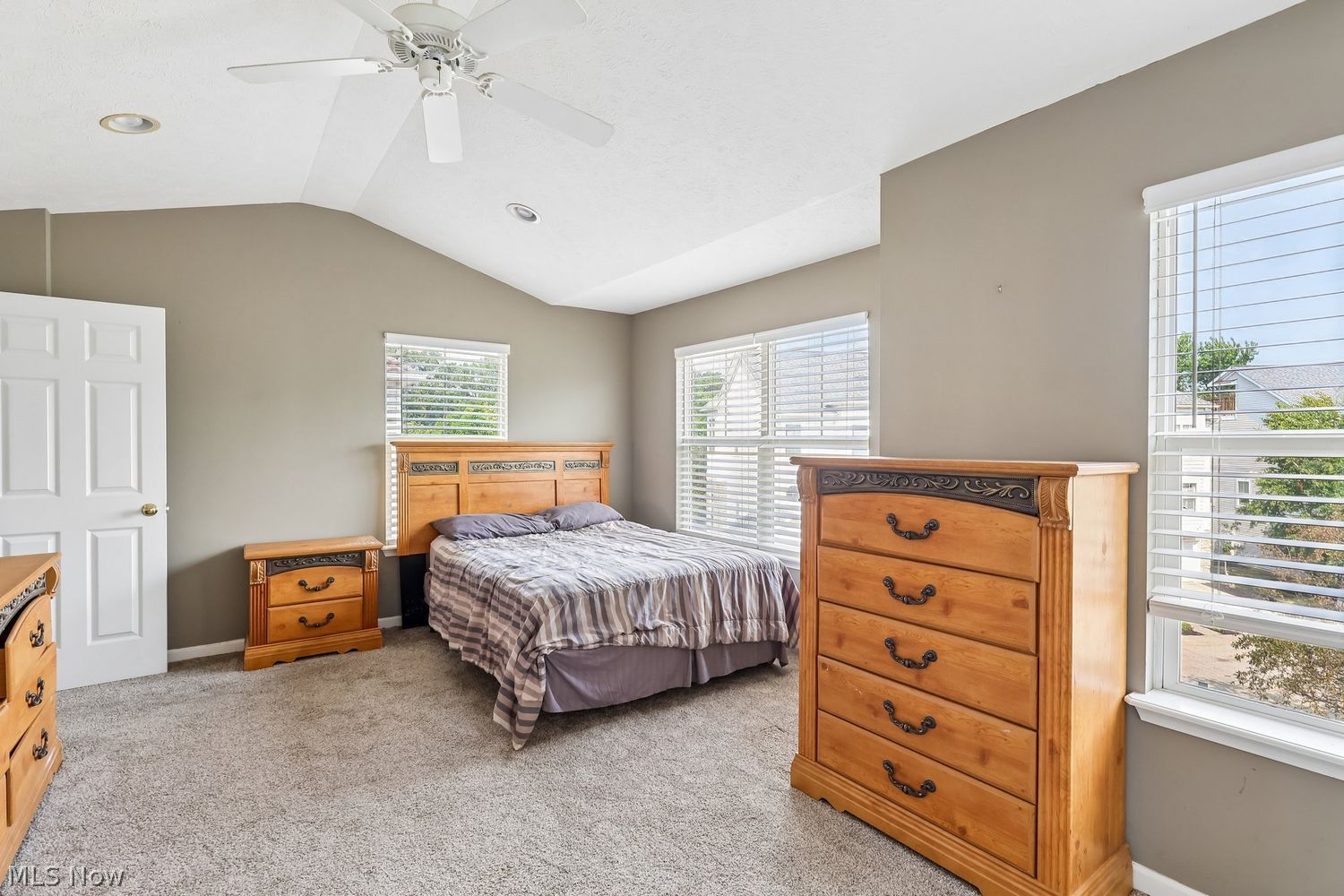 17633 Wildwood Lane Cleveland OH 44119