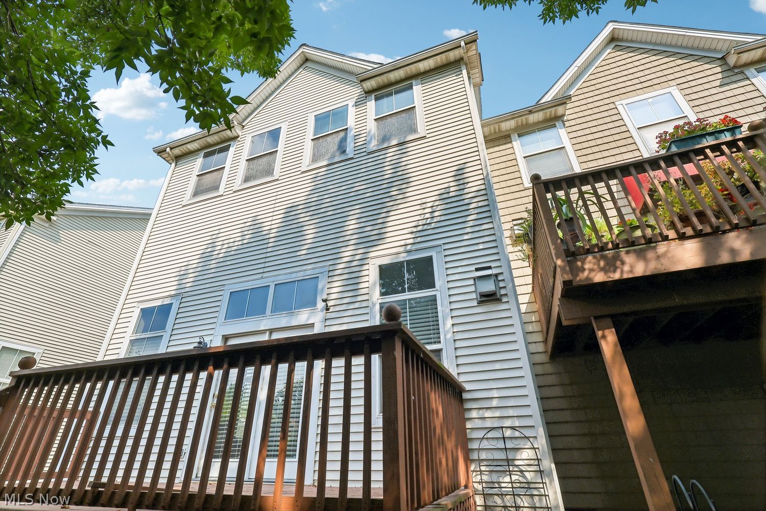 17633 Wildwood Lane Cleveland OH 44119