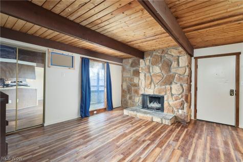 1722 Treetop Trail Akron OH 44313