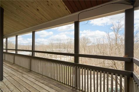 1722 Treetop Trail Akron OH 44313