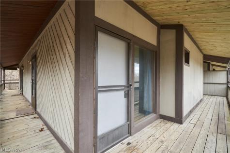 1722 Treetop Trail Akron OH 44313