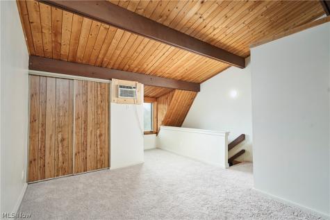 1722 Treetop Trail Akron OH 44313