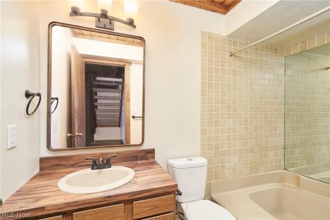 1722 Treetop Trail Akron OH 44313