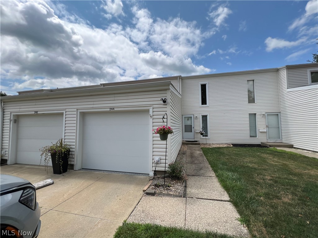 244 Deepwood Drive Wadsworth OH 44281