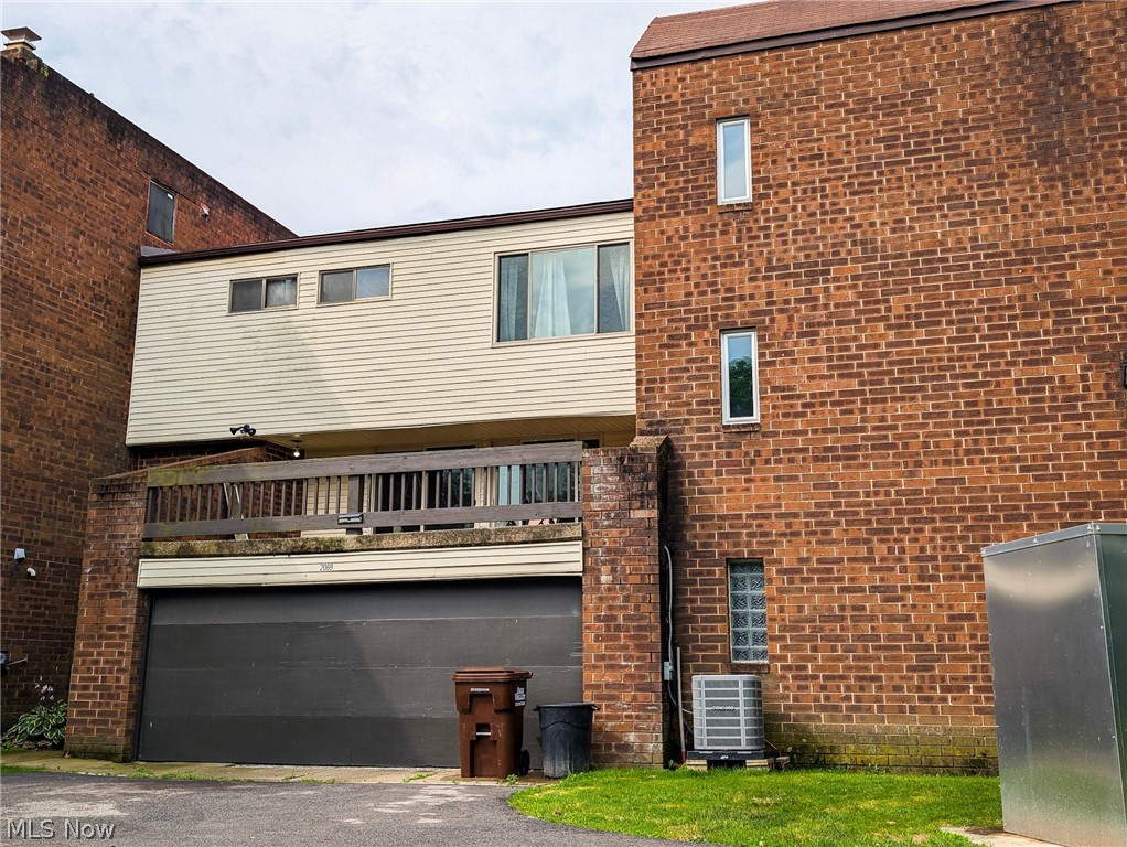 2069 Penguin Avenue Akron OH 44319