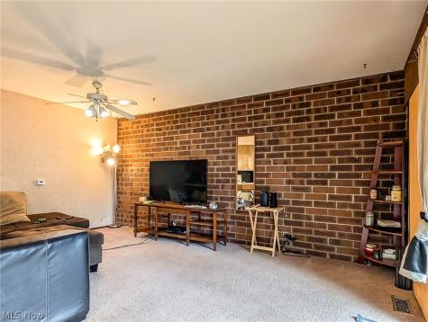 2069 Penguin Avenue Akron OH 44319