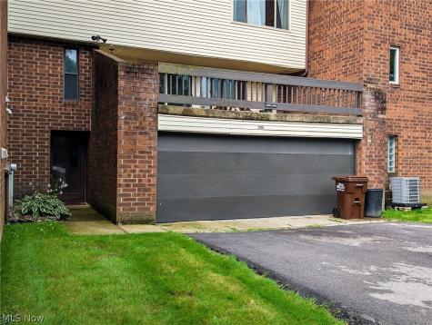 2069 Penguin Avenue Akron OH 44319