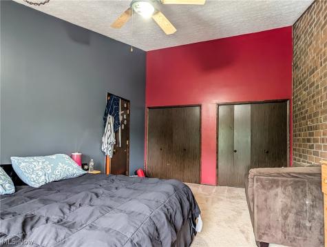 2069 Penguin Avenue Akron OH 44319