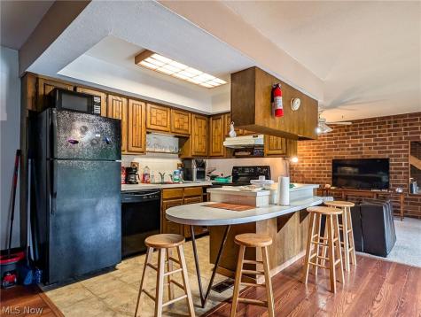 2069 Penguin Avenue Akron OH 44319