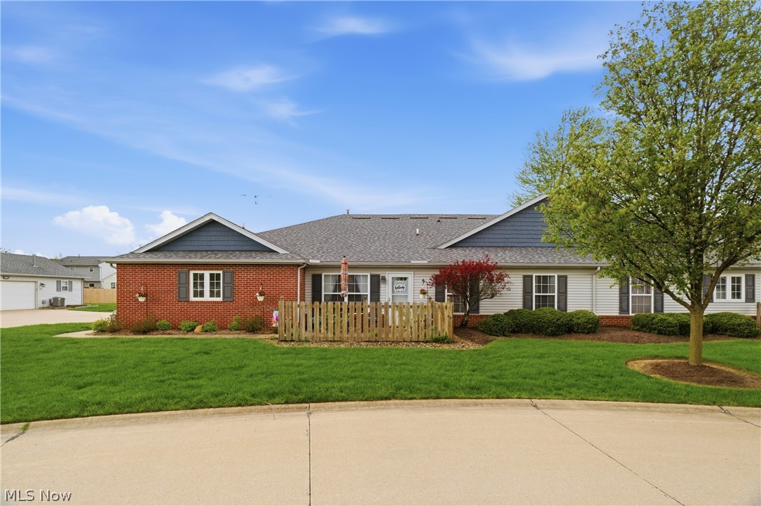 519 Heather Woods Drive Elyria OH 44035