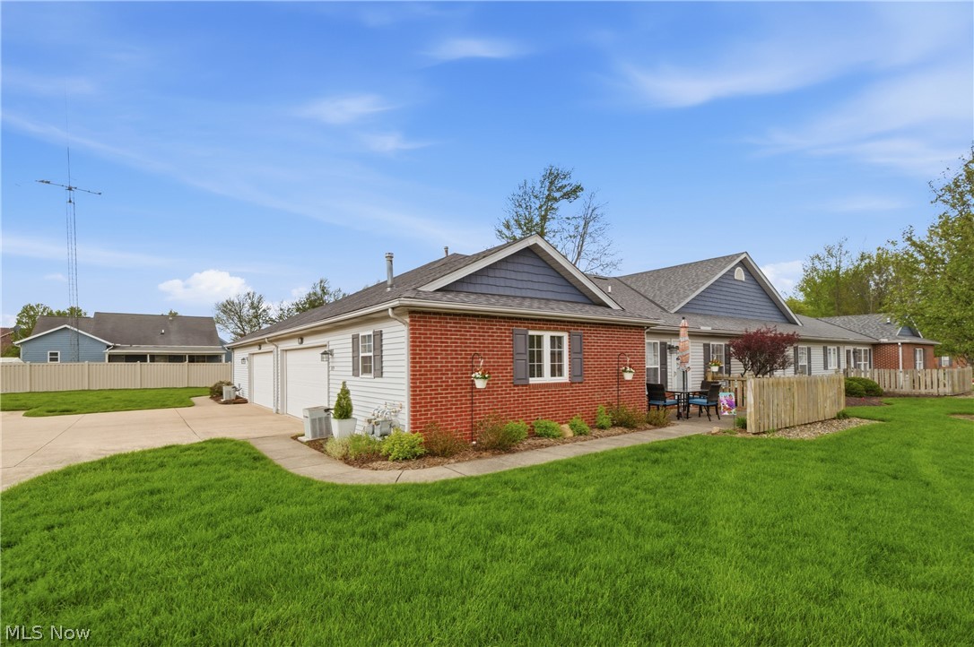 519 Heather Woods Drive Elyria OH 44035