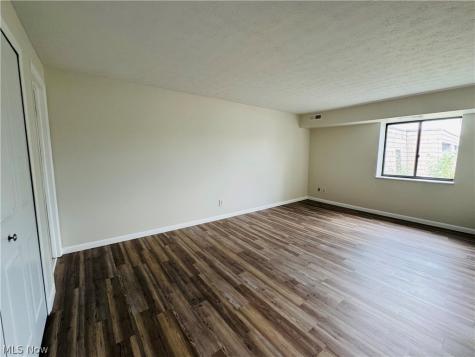 9911 Sunrise Boulevard North Royalton OH 44133