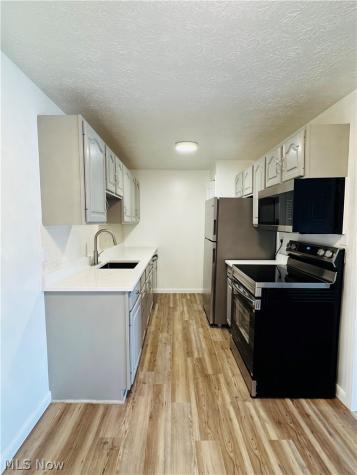 9911 Sunrise Boulevard North Royalton OH 44133