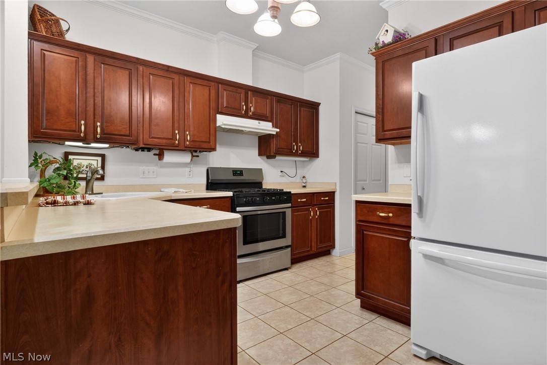15 Hunters Woods Boulevard Canfield OH 44406