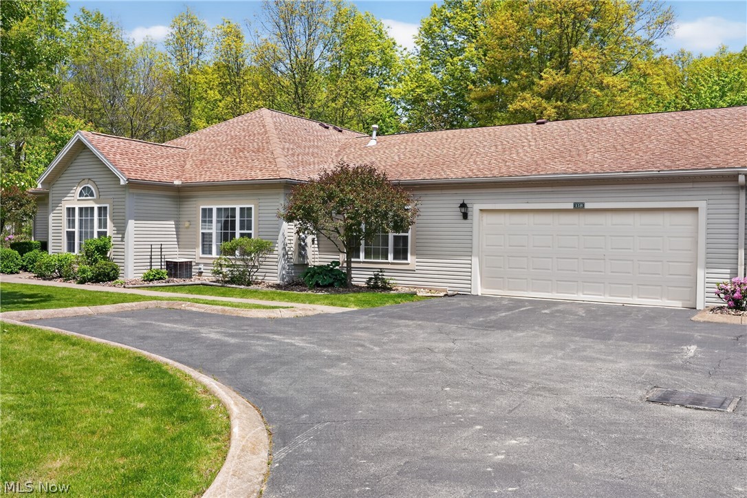 15 Hunters Woods Boulevard Canfield OH 44406