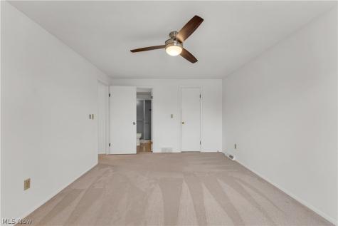 805 Tollis Parkway Broadview Heights OH 44147