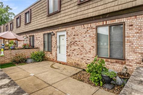 805 Tollis Parkway Broadview Heights OH 44147
