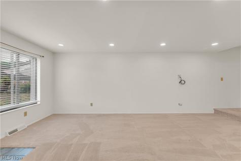 805 Tollis Parkway Broadview Heights OH 44147
