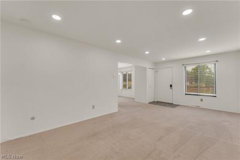805 Tollis Parkway Broadview Heights OH 44147