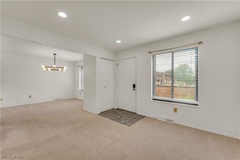 805 Tollis Parkway Broadview Heights OH 44147