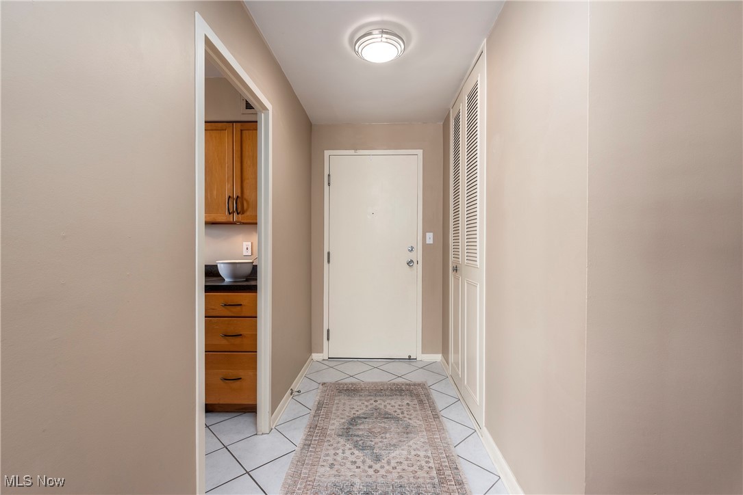 12520 Edgewater Drive Lakewood OH 44107