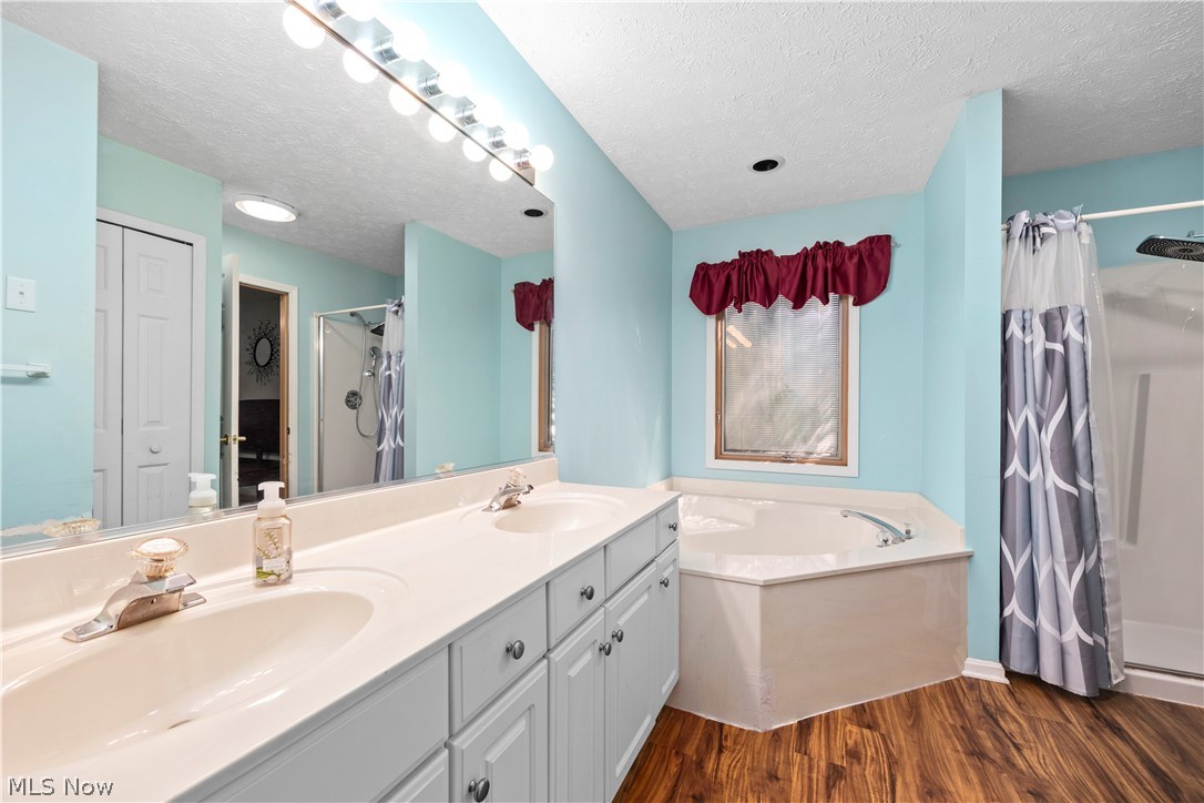 5214 Parkhurst Drive Sheffield Village OH 44054
