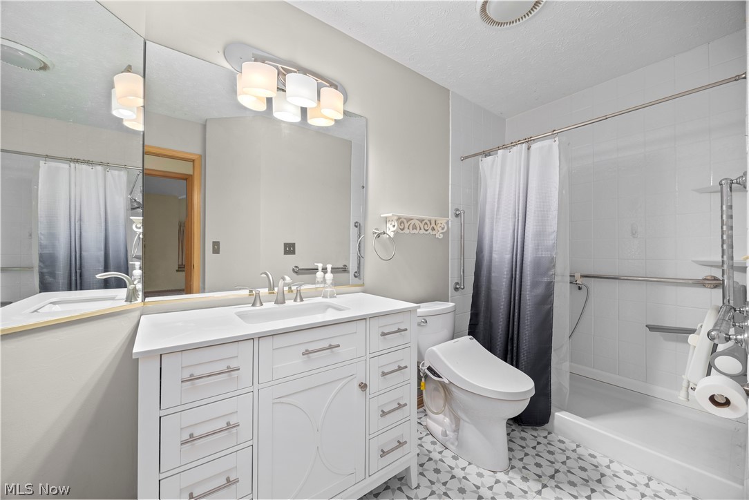 5214 Parkhurst Drive Sheffield Village OH 44054