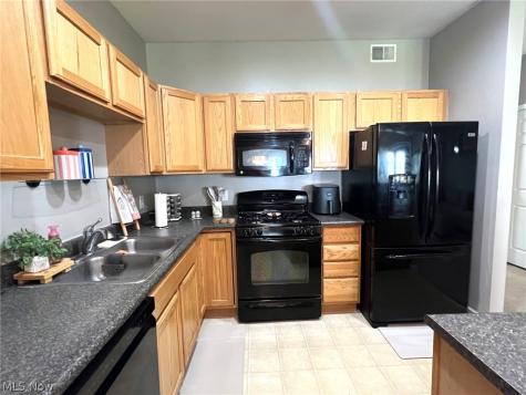 108 Yellowstone Court Berea OH 44017