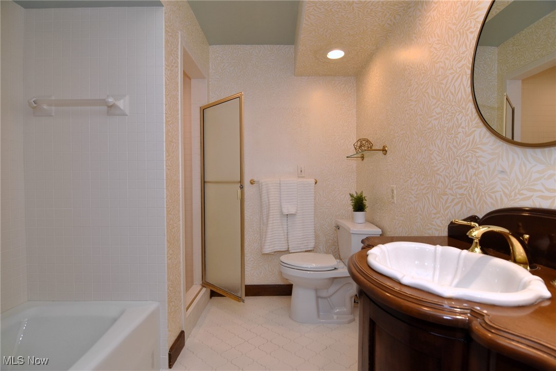 5200 Three Village Drive Lyndhurst OH 44124