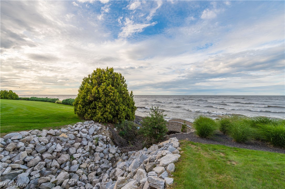 2773 Whispering Shores Drive Vermilion OH 44089