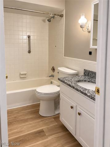 290 Lincoln Street SW Hartville OH 44632