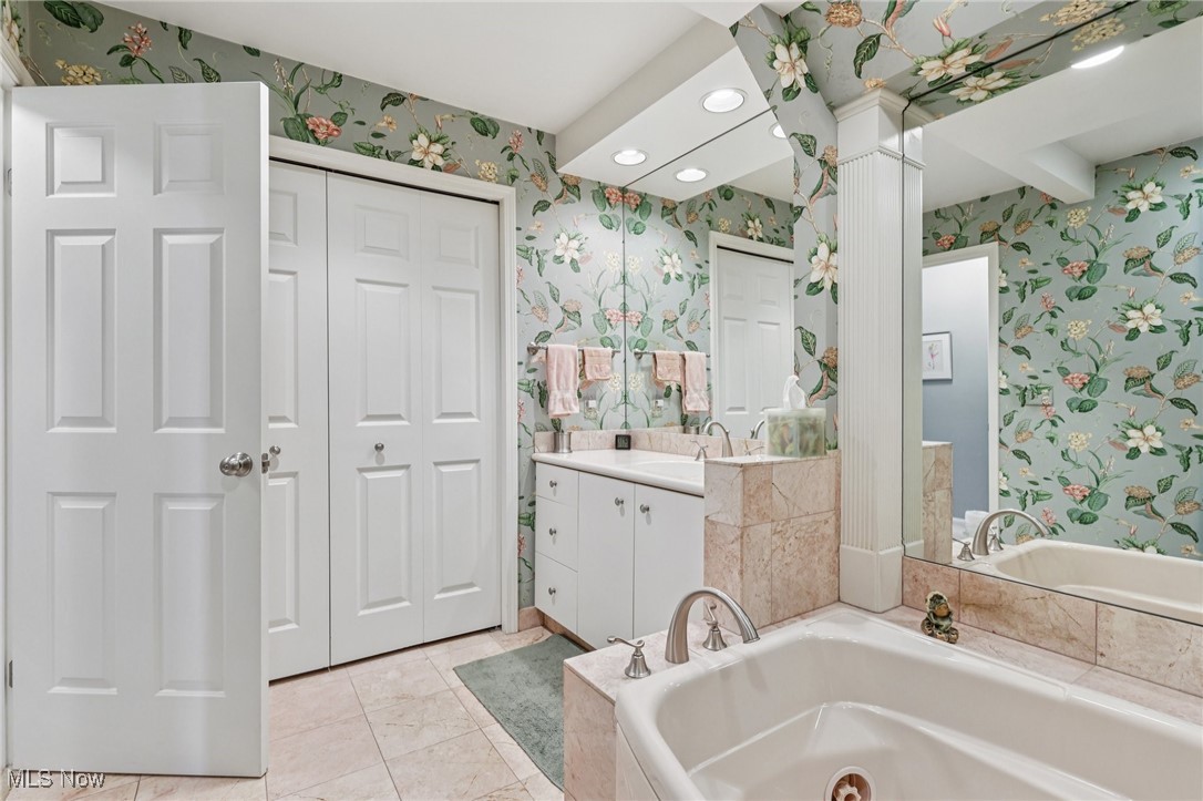 3825-3 Acorn Trail Chagrin Falls OH 44022