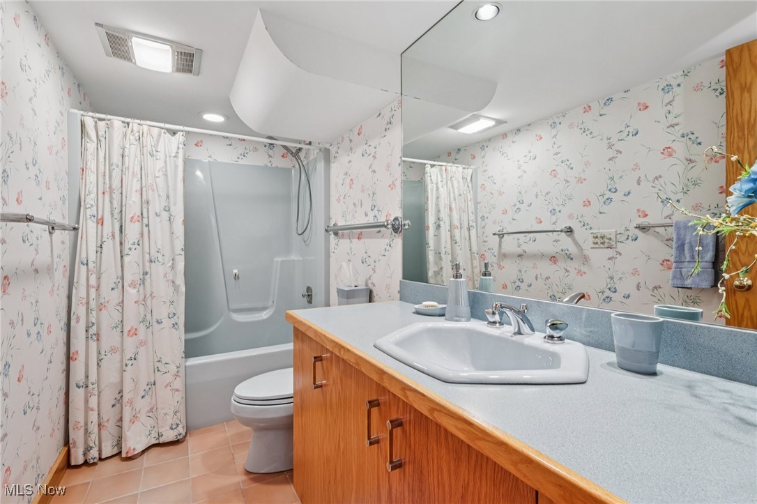 3825-3 Acorn Trail Chagrin Falls OH 44022