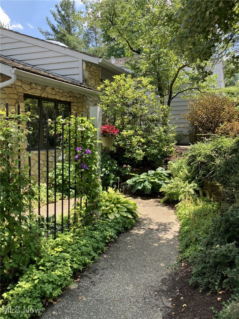 3825-3 Acorn Trail Chagrin Falls OH 44022