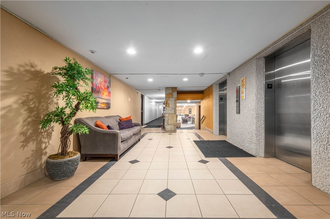 18501 Hilliard Boulevard Rocky River OH 44116