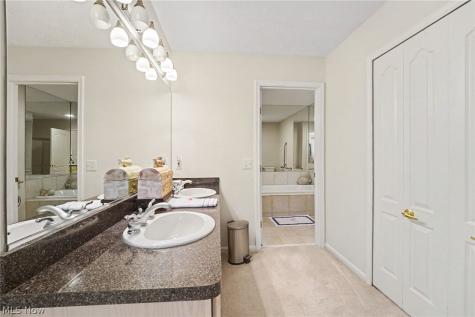 959 Grand View Lane Aurora OH 44202