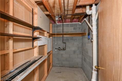 9083 Woodcrest Drive Brecksville OH 44141