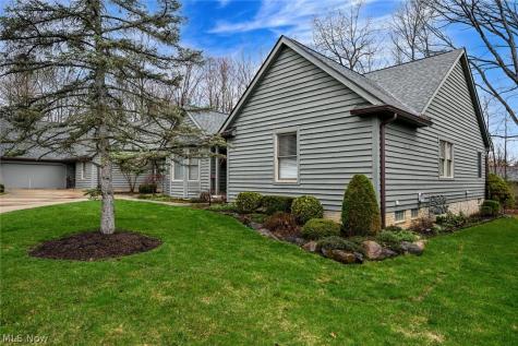 9083 Woodcrest Drive Brecksville OH 44141