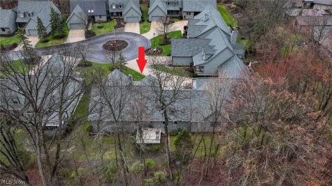 9083 Woodcrest Drive Brecksville OH 44141