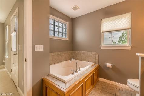 2135 W 6th Street Cleveland OH 44113