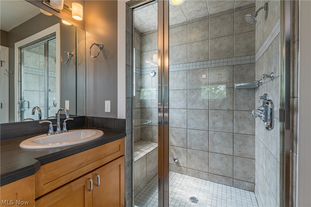 2135 W 6th Street Cleveland OH 44113