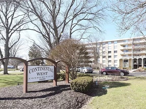Rocky River OH, 3400 Wooster Road, Unit 615