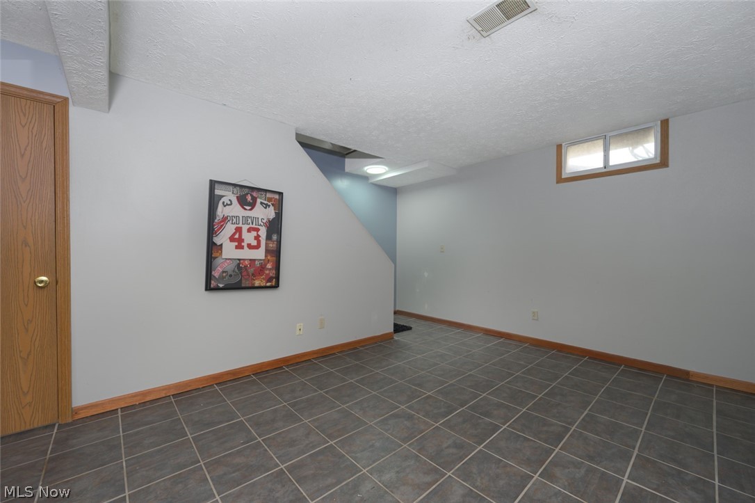 3204 Deer Trail Cortland OH 44410