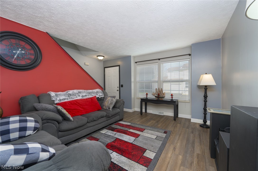 3204 Deer Trail Cortland OH 44410