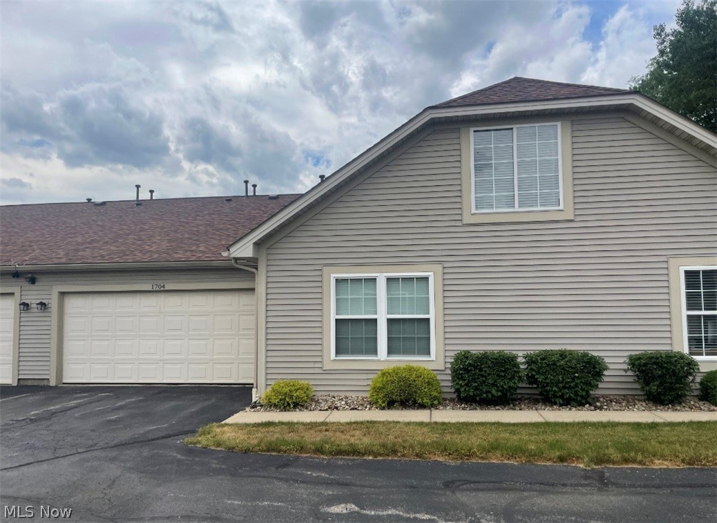 695 E Western Reserve Road Youngstown OH 44514