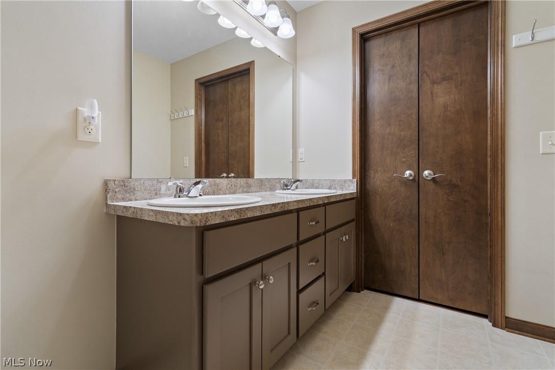 257 Woodbury Circle Dalton OH 44618